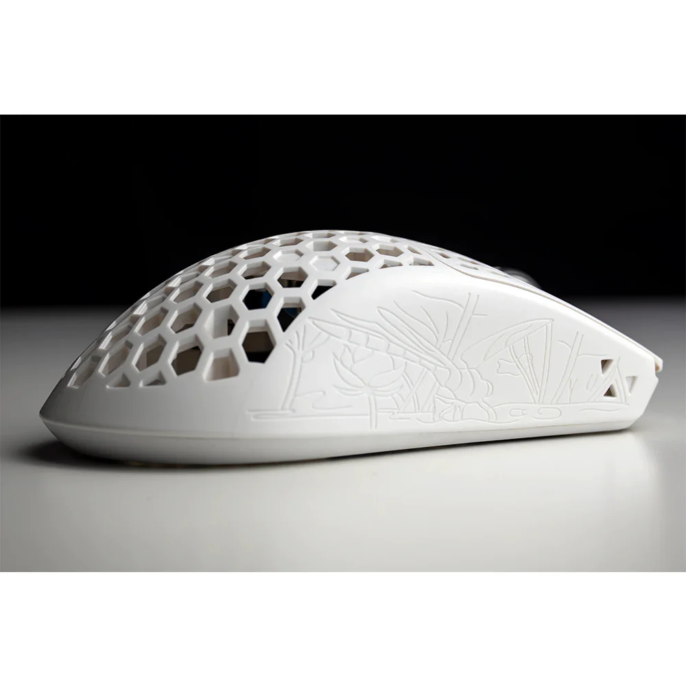 Arbiter Studio AKITSU MEDIUM 40g Carbon Fiber 8K Wireless Gaming Mouse White - Image 11