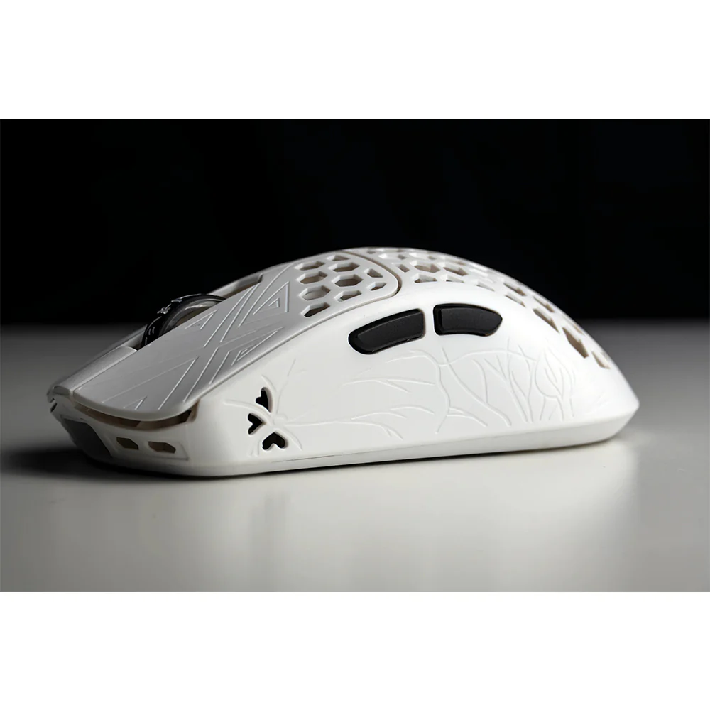 Arbiter Studio AKITSU MEDIUM 40g Carbon Fiber 8K Wireless Gaming Mouse White - Image 12